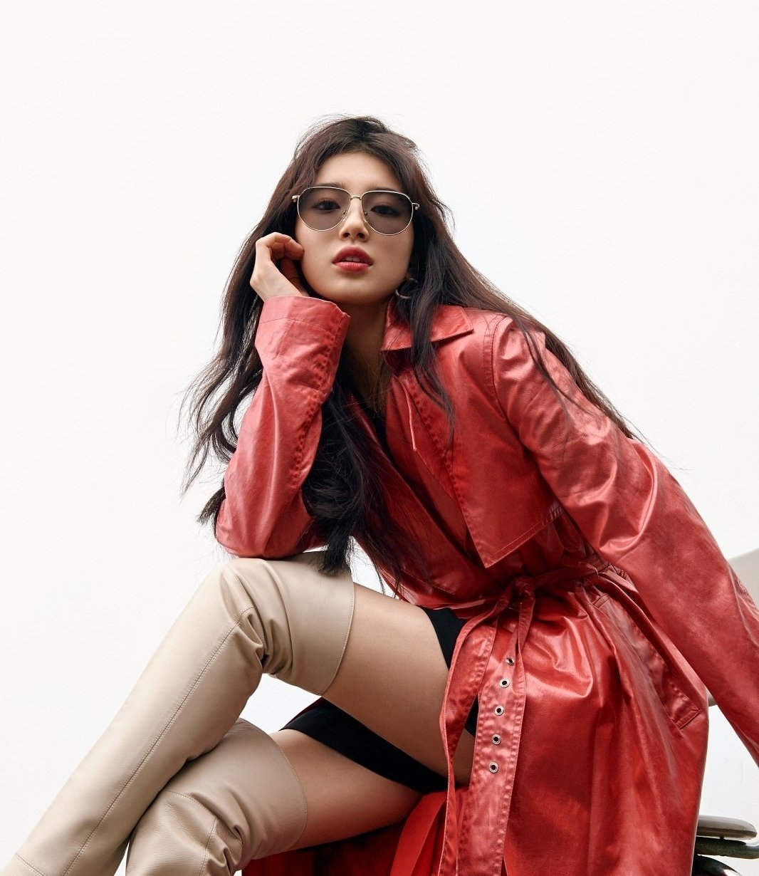 25岁裴秀智穿衣终于放开了,大胆挑战皮衣皮裤,居然意外的惊艳!